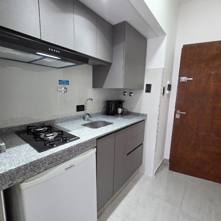 Monoambiente céntrico Nqn, excelente vista - Estudio con 1 cama grande - 7