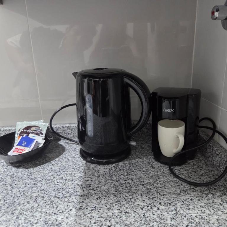 Monoambiente céntrico Nqn, excelente vista - Estudio con 1 cama grande - 9