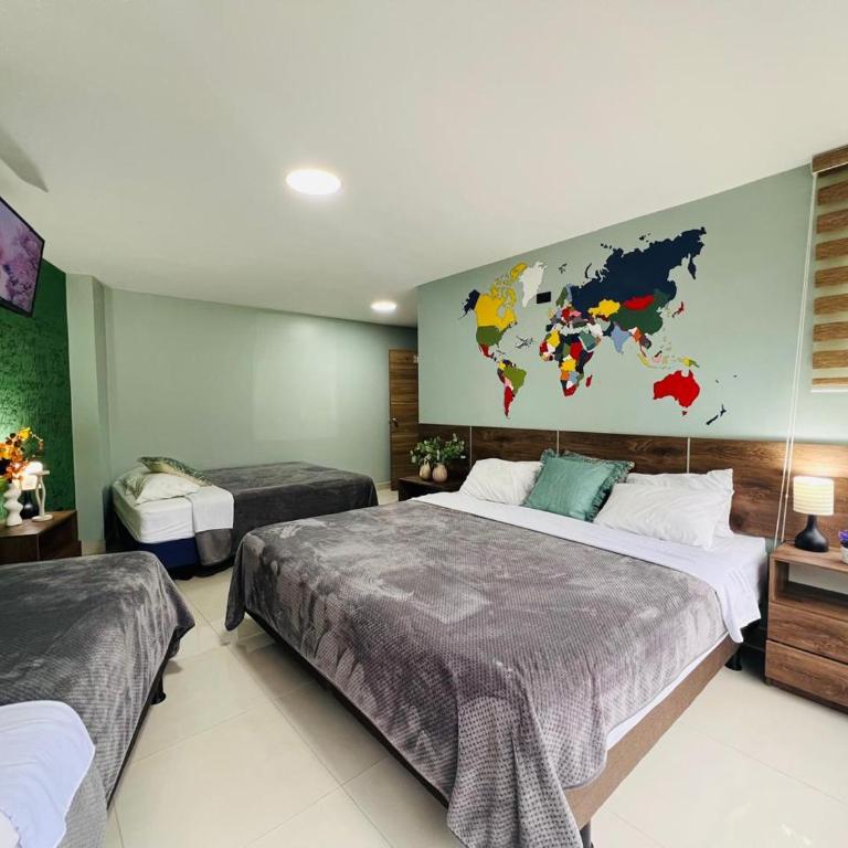 Apartment 7 with Jacuzzi in the center - 3 Bedroom 2 Bath - Three-Bedroom Apartment - 1