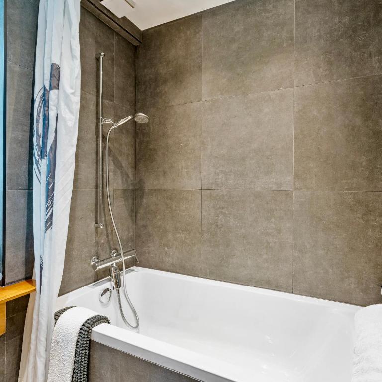 Studio Apartment in Swiss Chalet - Garden views of Mont Blanc - Deluxe Studio - 8