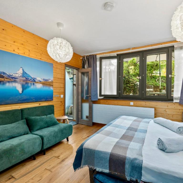 Studio Apartment in Swiss Chalet - Garden views of Mont Blanc - Deluxe Studio - 1