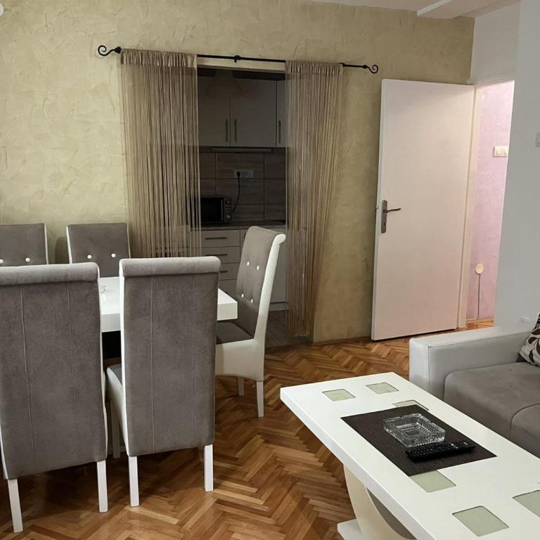 Stan - Two-Bedroom Apartment - 12
