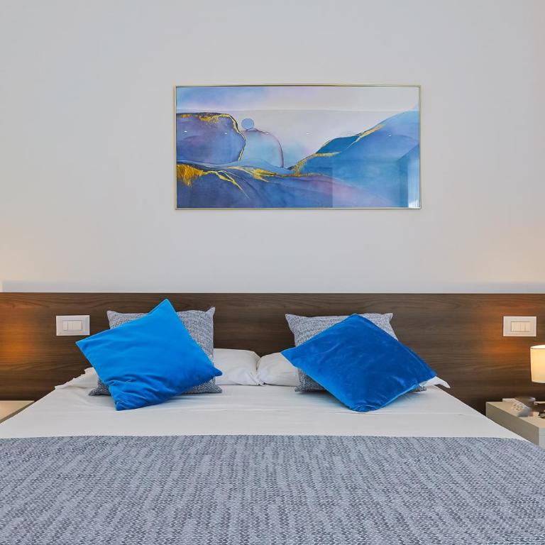 Villa Dedalo, Direct Sea Access - Villa - 13