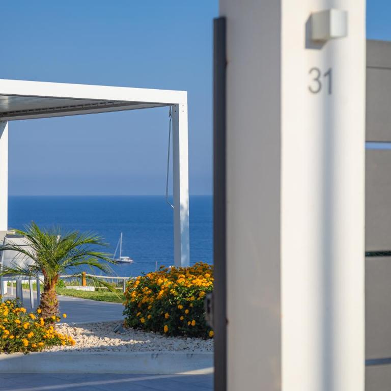 Villa Dedalo, Direct Sea Access - Villa - 17
