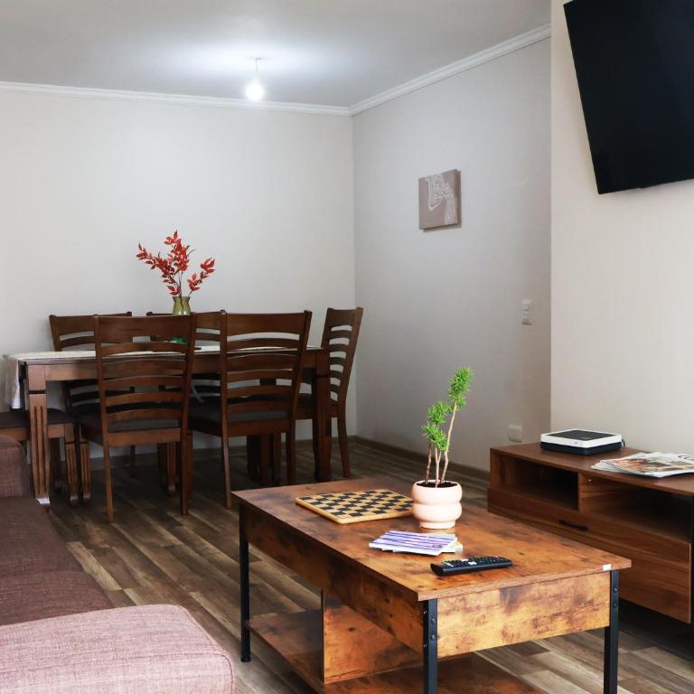Cómodo y espacioso departamento en La Serena - Three-Bedroom Apartment - 1