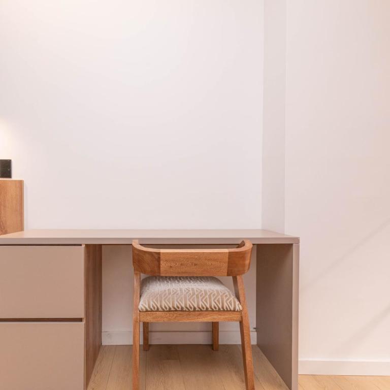 Opera Living by HOUSY - One-Bedroom Apartment with Terrace - 4