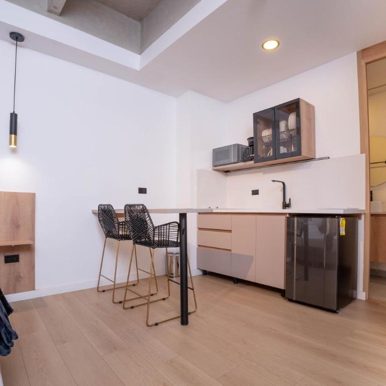 Opera Living by HOUSY - Superior One-Bedroom Apartment with Balcony - 8