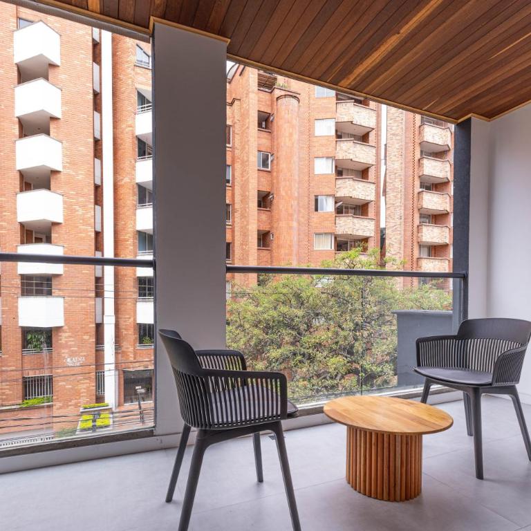 Opera Living by HOUSY - Superior One-Bedroom Apartment with Balcony - 1