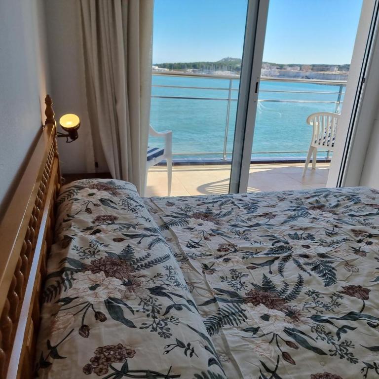 Apartamento en L'Escala con terraza y piscina, cerca de la playa - HISP-236-97 - Apartment - 12