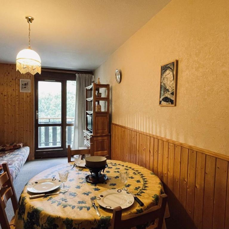 Charmant Appartement avec Wifi au Cœur des Menuires - FR-1-852-13 - Apartment - 2