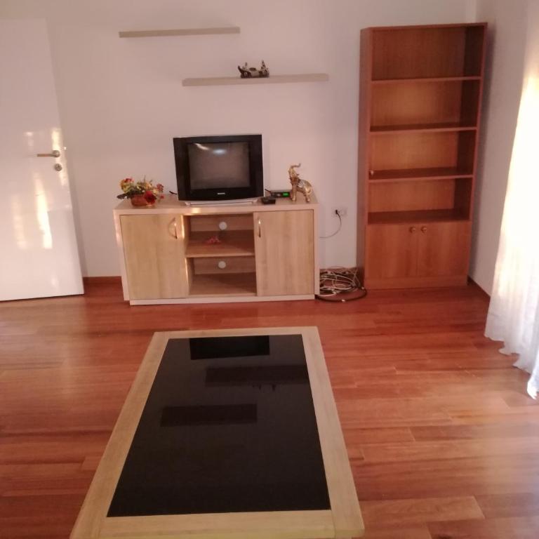 Apartman Any Bar - Apartment with Terrace - 2
