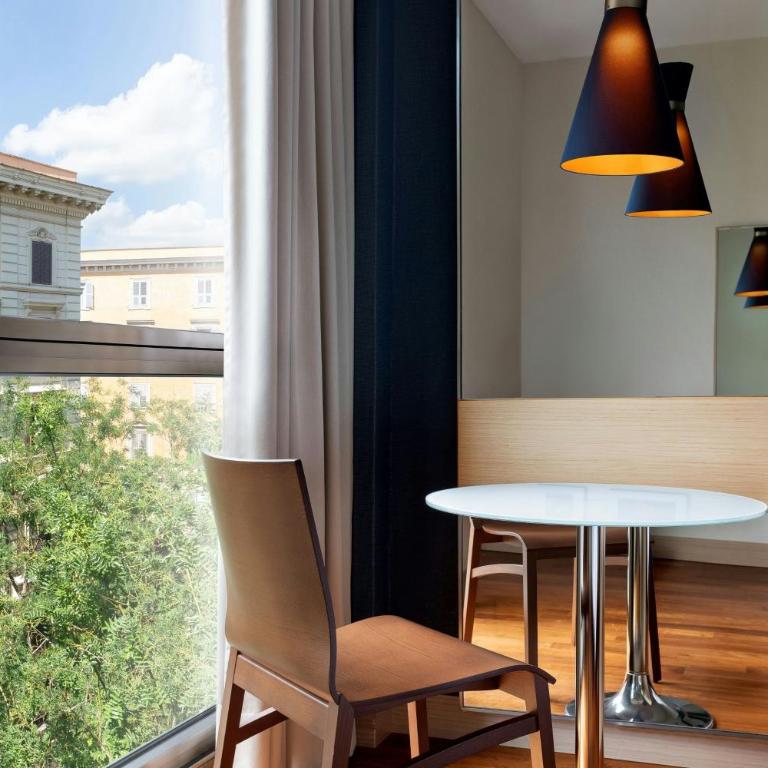 Le Meridien Visconti Rome - Executive Triple Room, 1 Bedroom Larger Suite, City view - 5
