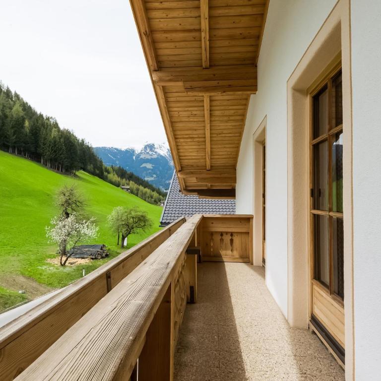 Lovely Apartment in Hainzenberg next to Forest - Apartment mit 4 Schlafzimmern - 2