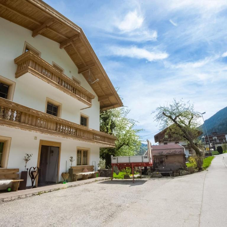 Lovely Apartment in Hainzenberg next to Forest - Apartment mit 4 Schlafzimmern - 3