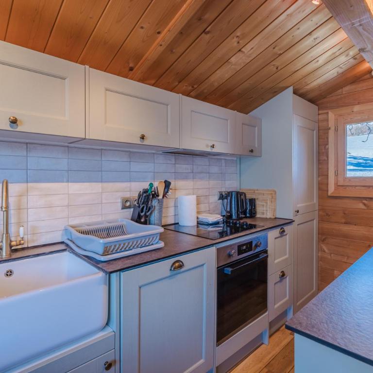 Cosy 4 bedroom chalet with hot tub (Chalet Velours) - Chalet - 12