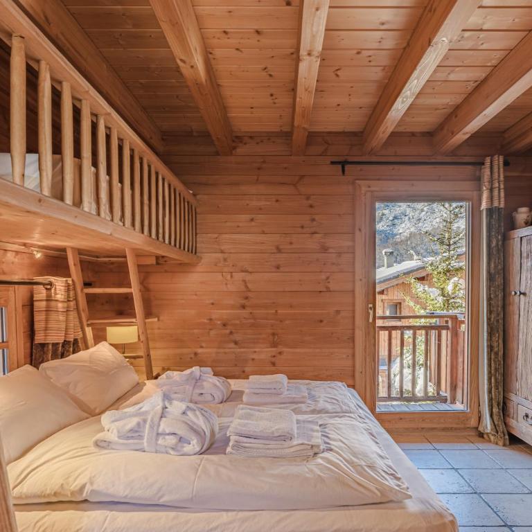 Cosy 4 bedroom chalet with hot tub (Chalet Velours) - Chalet - 17