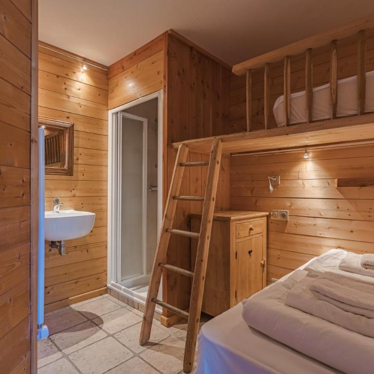 Cosy 4 bedroom chalet with hot tub (Chalet Velours) - Chalet - 23