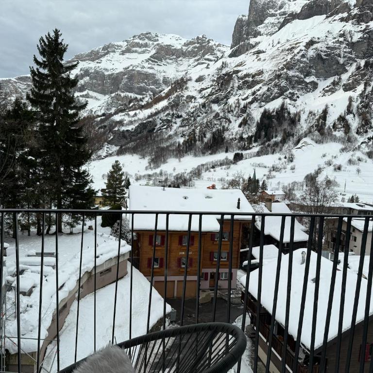 Renovated Studio | Dream Views • Balcony • Free Parking - Apartamento de 1 dormitorio - 21
