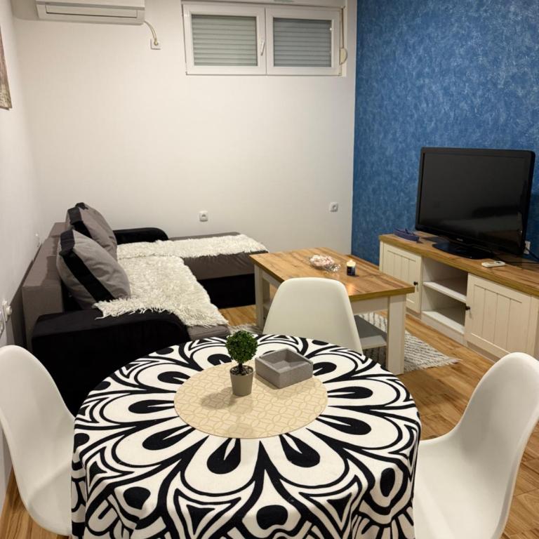 Podgorica, Delta - Apartman sa 1 Spavaćom Sobom - 2