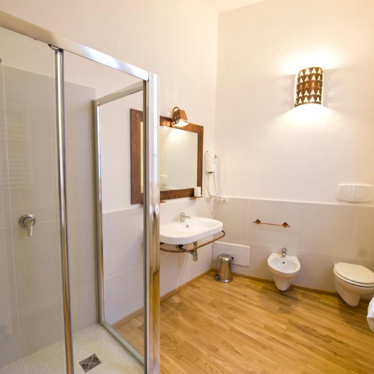 Castelletto Suites - Deluxe One-Bedroom Apartment - 7