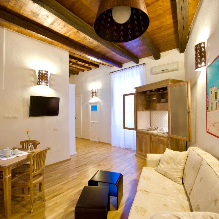 Castelletto Suites - Deluxe One-Bedroom Apartment - 12