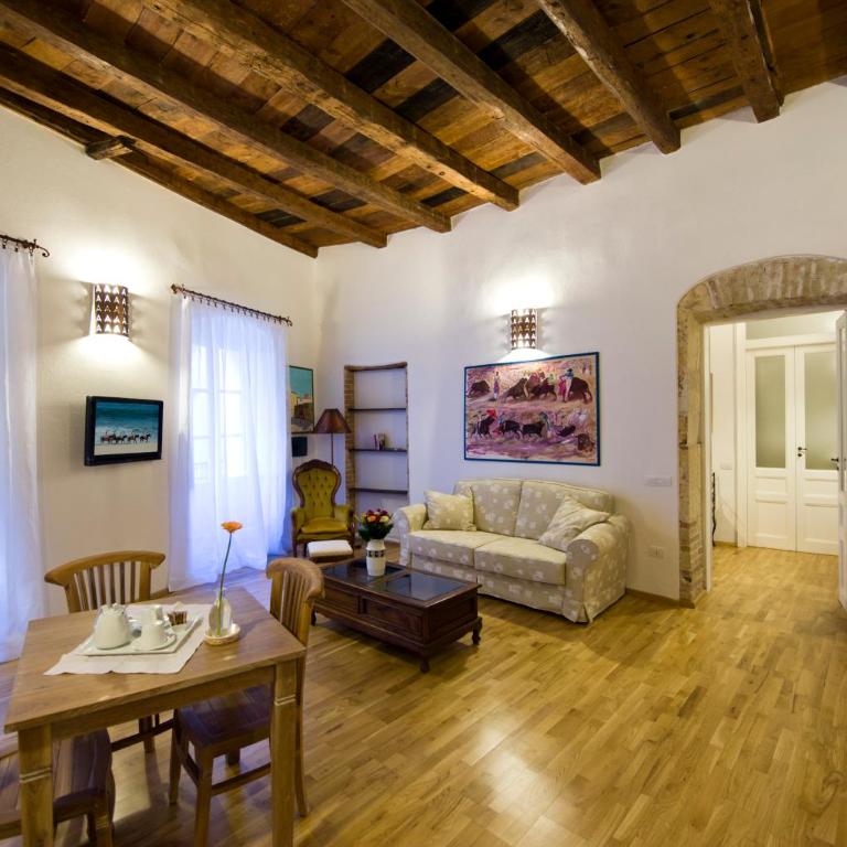 Castelletto Suites - Superior One-Bedroom Apartment with Balcony - 2
