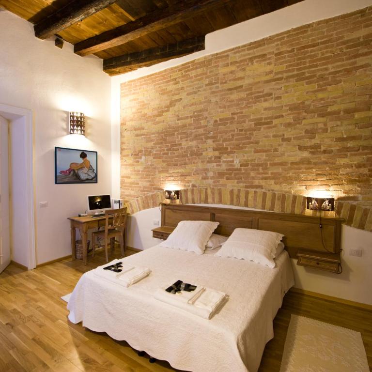Castelletto Suites - Deluxe One-Bedroom Apartment - 3