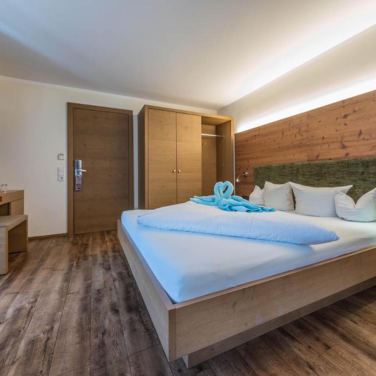 Aktivhotel Tuxerhof - Doppelzimmer mit Balkon - 1