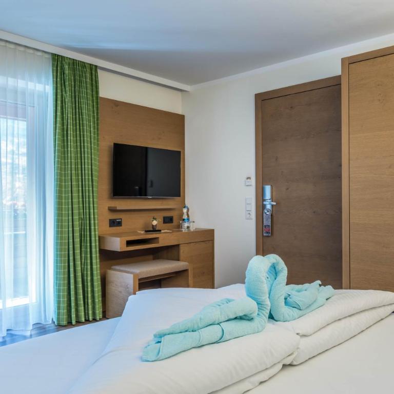 Aktivhotel Tuxerhof - Doppelzimmer mit Balkon - 4
