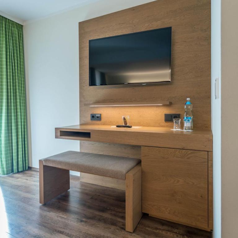 Aktivhotel Tuxerhof - Familienzimmer mit Balkon - 3