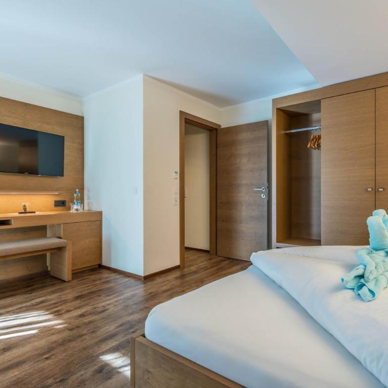 Aktivhotel Tuxerhof - Familienzimmer mit Balkon - 7