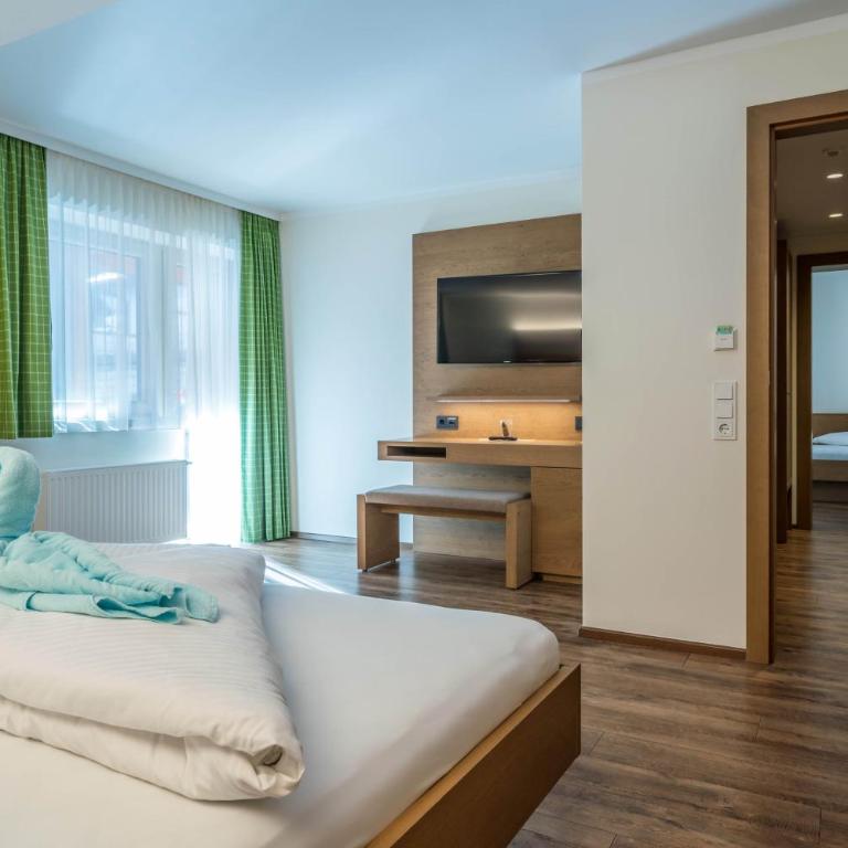 Aktivhotel Tuxerhof - Familienzimmer mit Balkon - 6