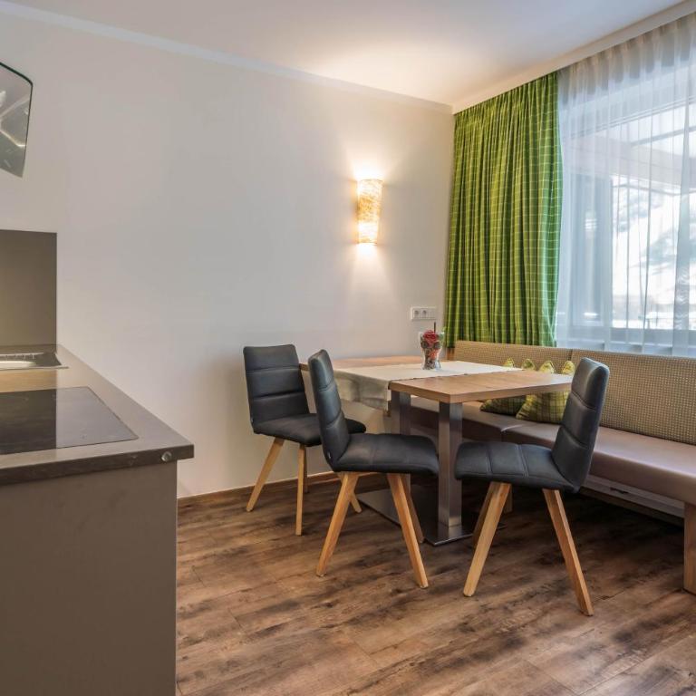 Aktivhotel Tuxerhof - Apartment mit Balkon (5 Erwachsene) - 10