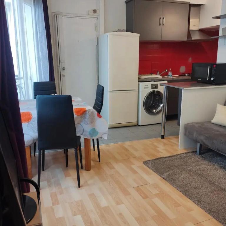 Facile d'accès et entretenu par femme de ménage - Appartement 1 Chambre - 20