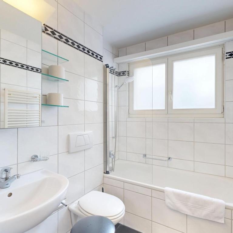 Großzügige 3 Schlafzimmer Wohnungen in Davos Bergblick zentral - Apartment mit 3 Schlafzimmern - 4