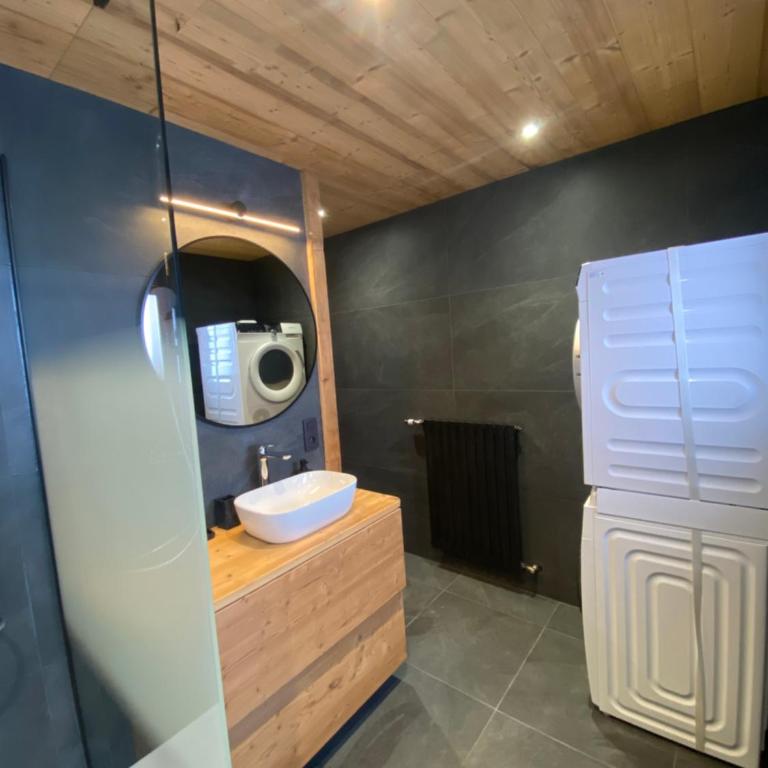 Les Georgières, 300m des pistes du Mont-Rond - Two-Bedroom Apartment with Balcony and Terrace - 17