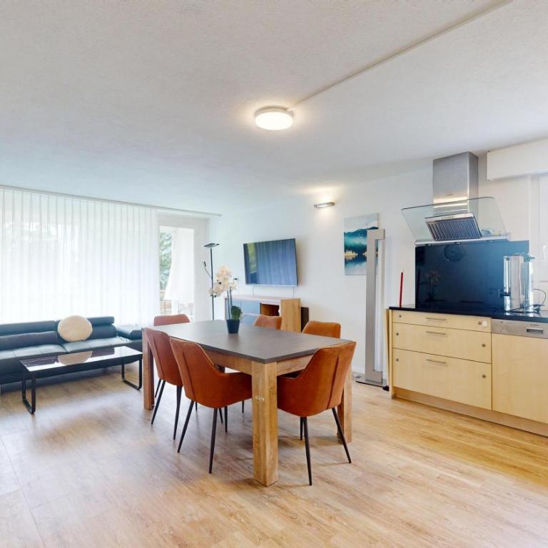 Großzügige 4 Schlafzimmer Wohnung in Davos Bergblick zentrale Lage - Apartment mit 4 Schlafzimmern - 1