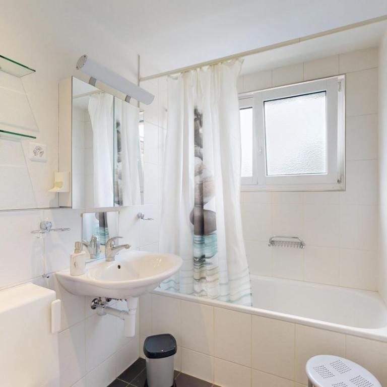 Helle 2 Schlafzimmer Wohnung in Davos - grosszügig, zentral und ruhig gelegen - Apartment mit 2 Schlafzimmern - 4