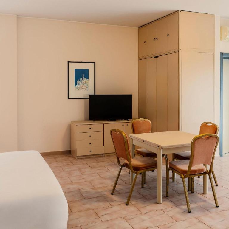 B&B HOTEL Bari Rondò - Camera Matrimoniale con Accesso Disabili - 2
