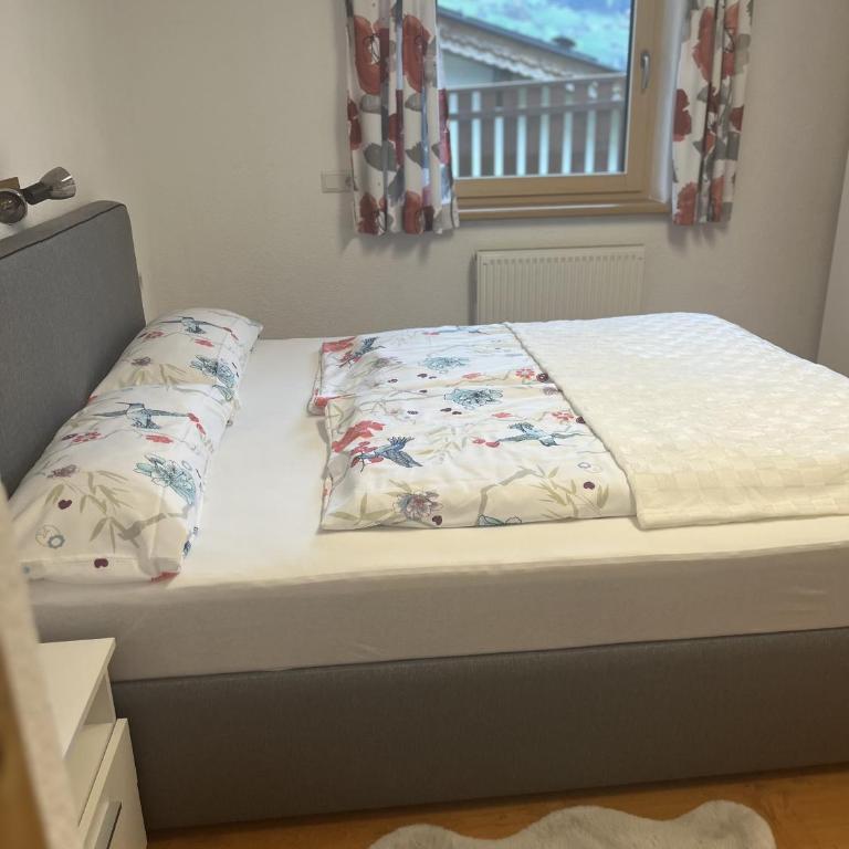 Ferienwohnung Eberharter Theresia - Apartment mit Blick auf die Berge - 10