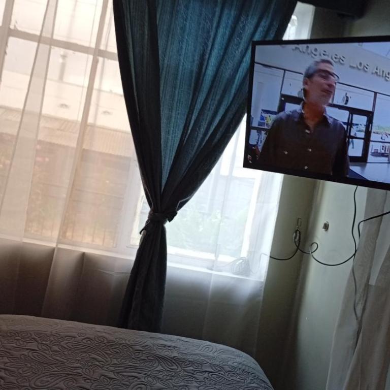 Alojamiento Monitor Huáscar - Habitación Doble Estándar con baño compartido - 1