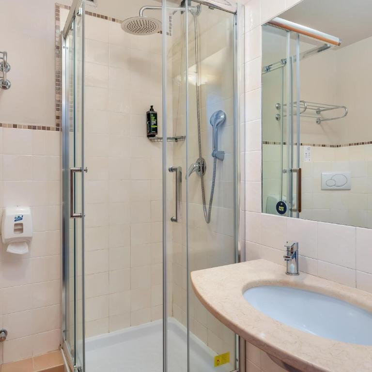 B&B Hotel Torino President - Camera Matrimoniale Deluxe - 4