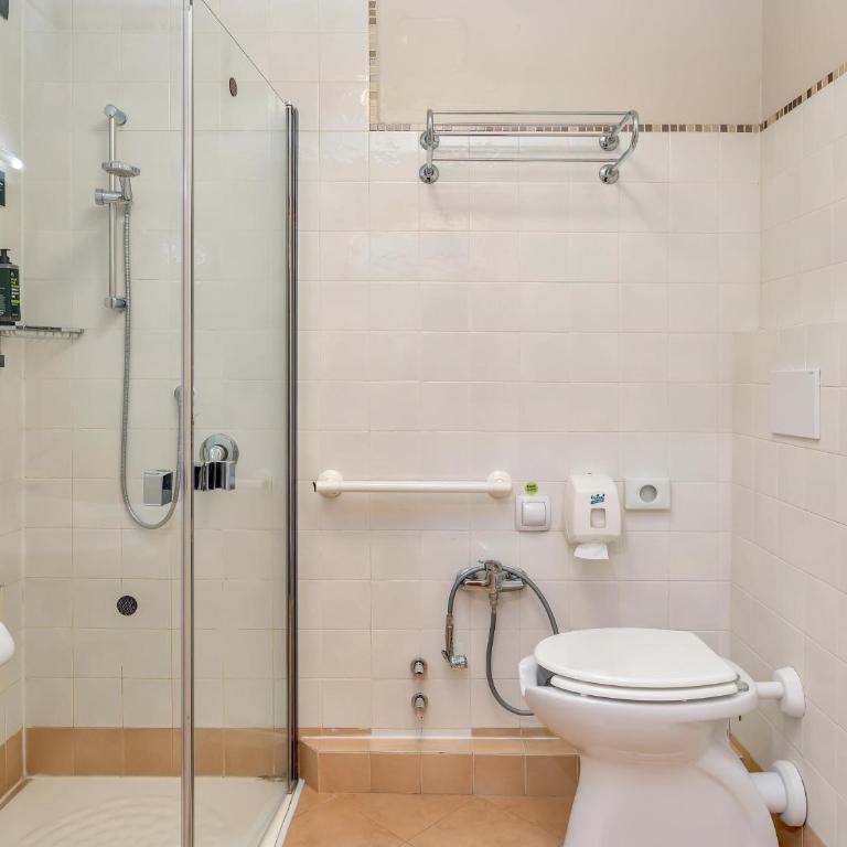 B&B Hotel Torino President - Camera Quadrupla con Accesso Disabili - 4