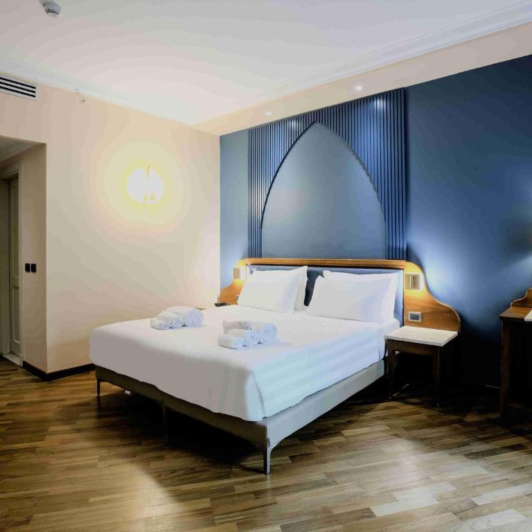 B&B Hotel Firenze Laurus Al Duomo - Camera Tripla Superior - 5