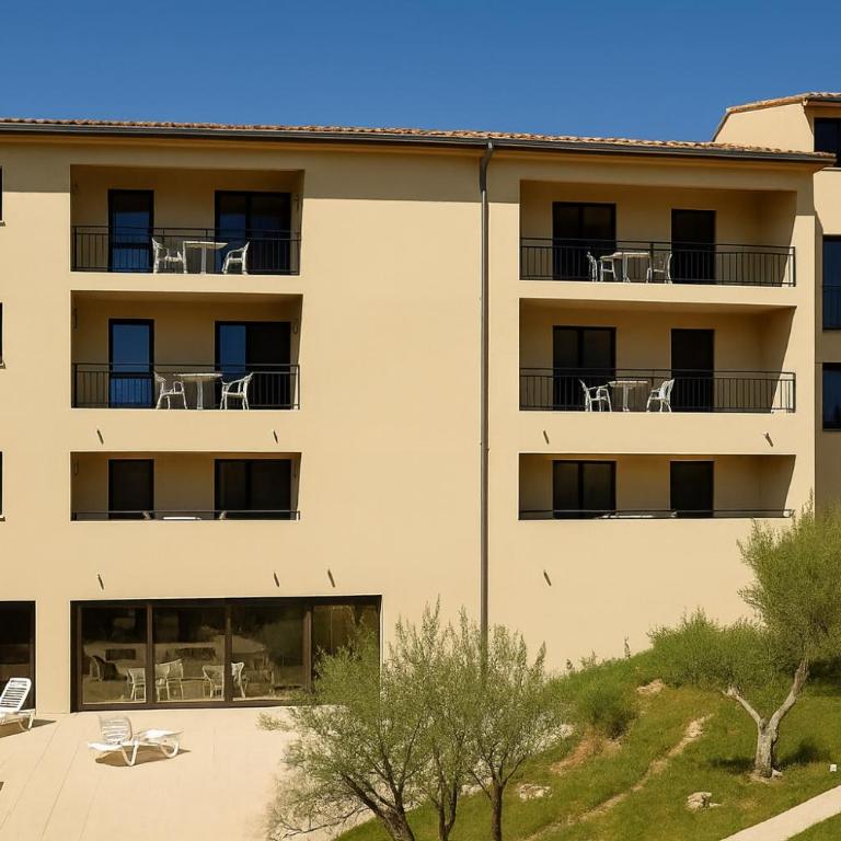 Appartement avec grande terrasse au centre ville d'Uzès - Appartement 2 Chambres - 17