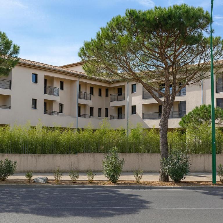 Appartement avec grande terrasse au centre ville d'Uzès - Appartement 2 Chambres - 2