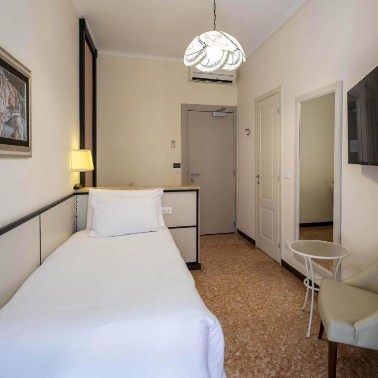 B&B HOTEL Diano Marina Palace - Camera Singola con Balcone - 1