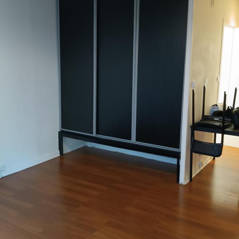 Superbe studio Lyon 3 avec chambre et balcon - One-Bedroom Apartment - 3