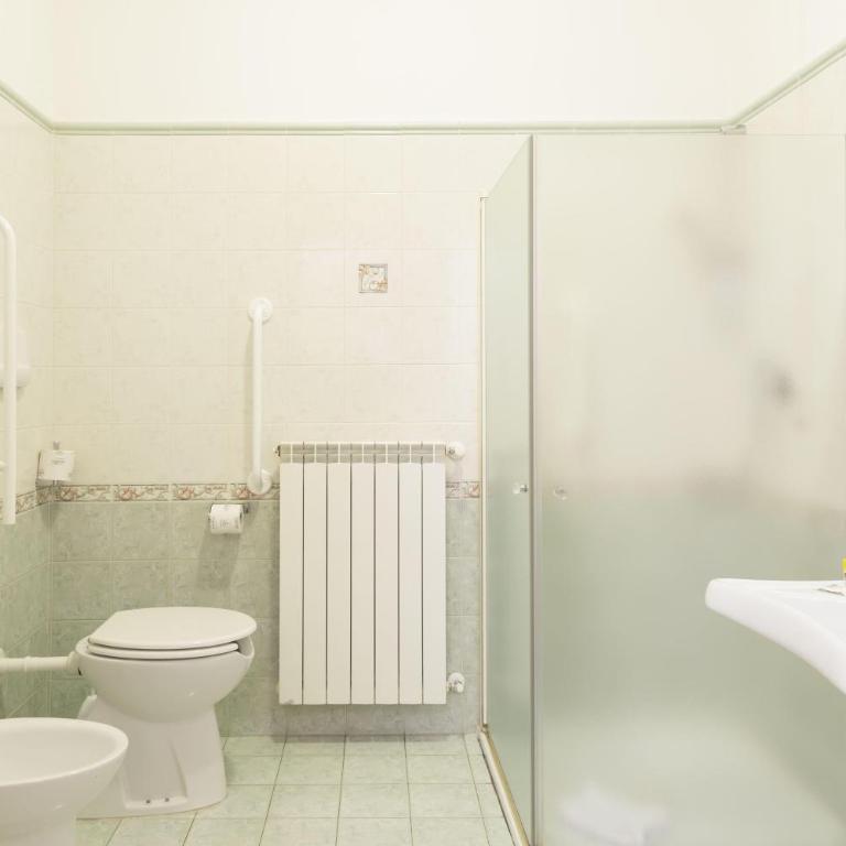 B&B Hotel Pescara - Camera Doppia con Letti Singoli - 5