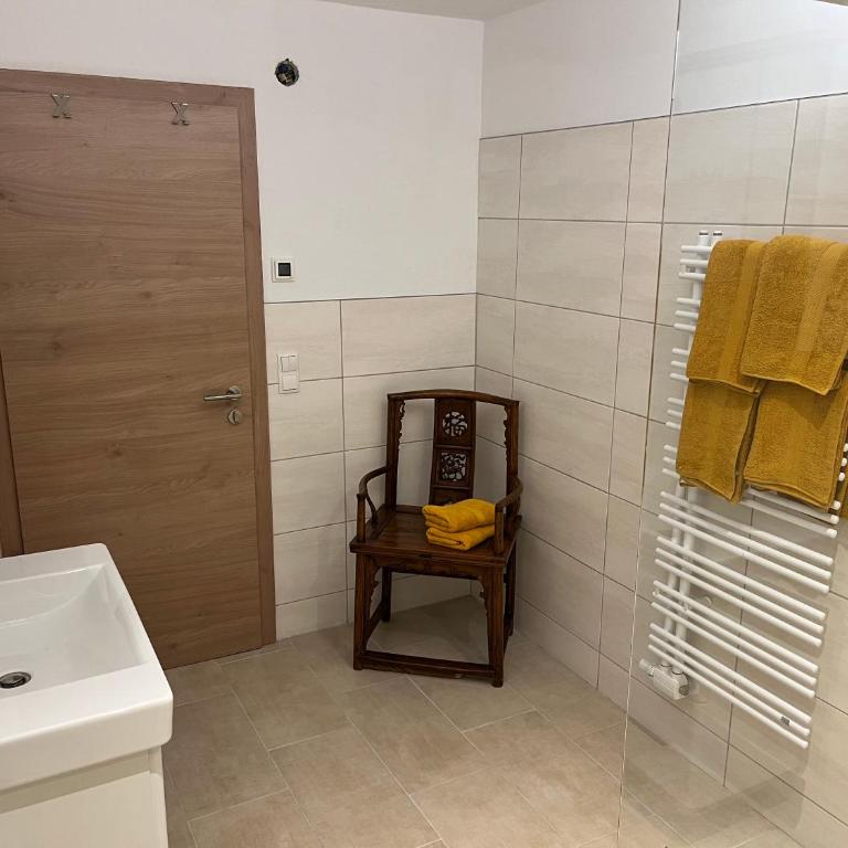 Smart Stay - Privates Zimmer & Bad im Untergeschoss - Kingsize Komfort fuer Zwei - Appartamento con 1 Camera da Letto - 6
